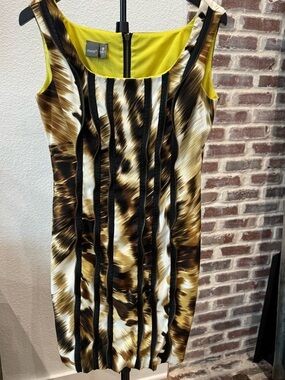 Muse Sleeveless Printed Sheath Dress in Brown Yellow - Zipper Detail - Size 10
